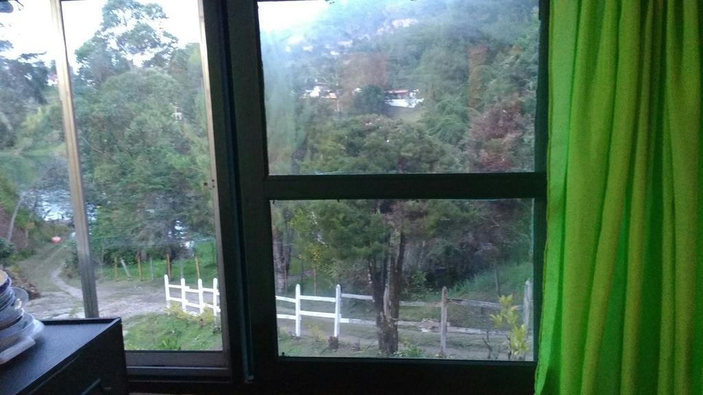 Las Cabanas Castillos Del Lago Villa Guatapé Exteriör bild