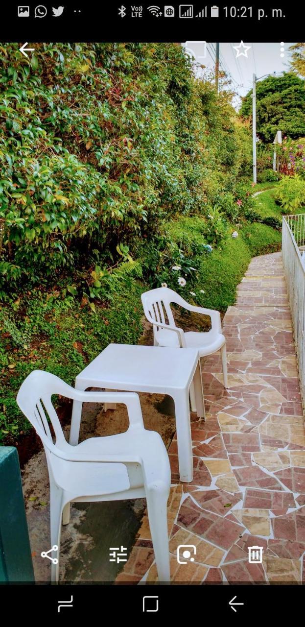 Las Cabanas Castillos Del Lago Villa Guatapé Exteriör bild